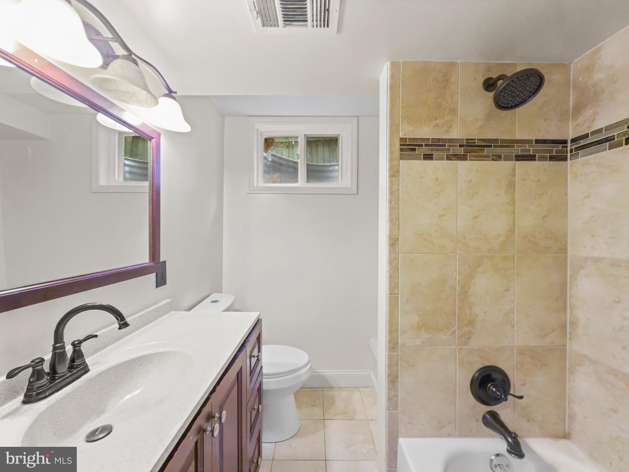 COLUMBIA HIGHLANDS - Residential