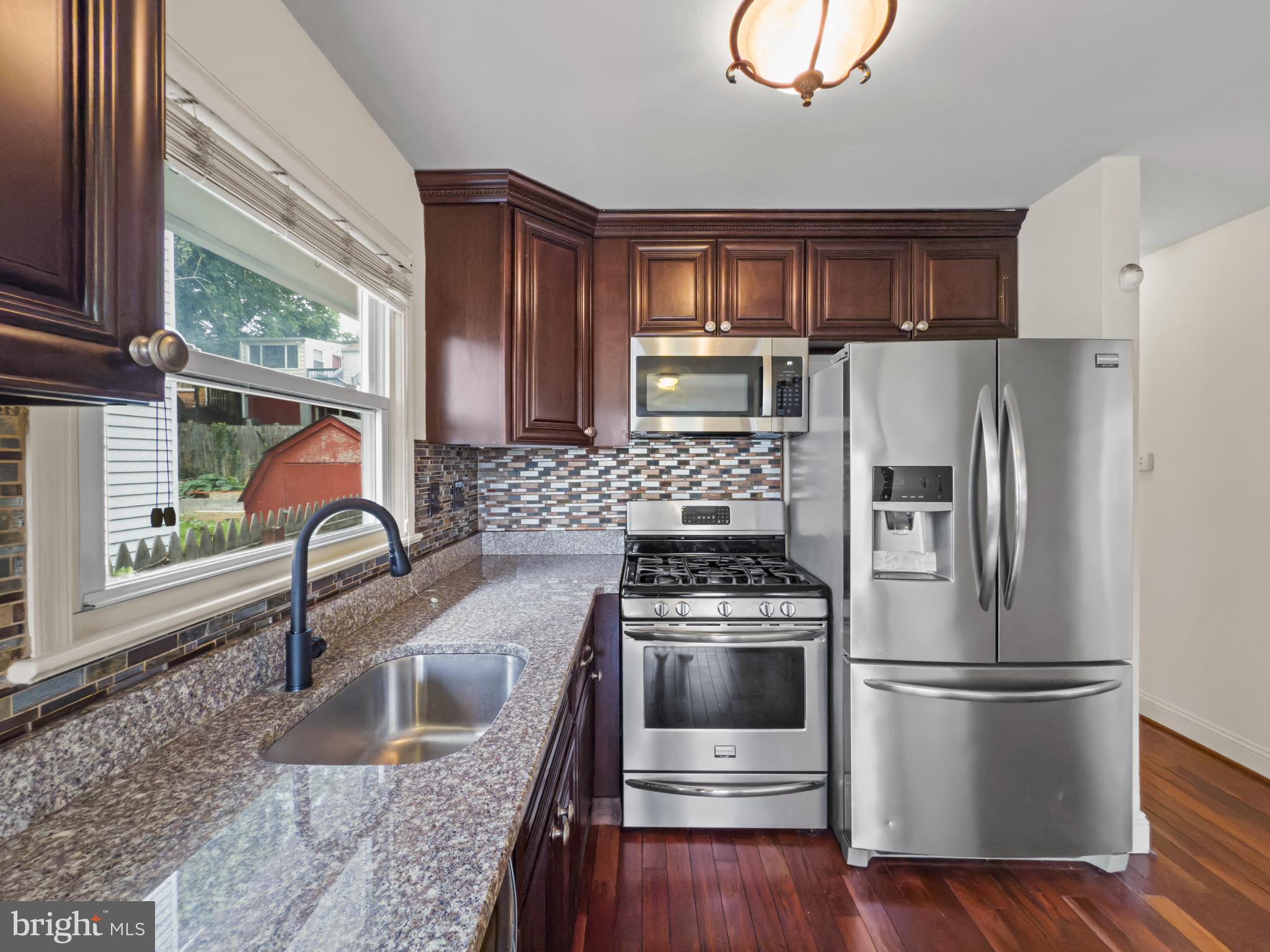 COLUMBIA HIGHLANDS - Residential