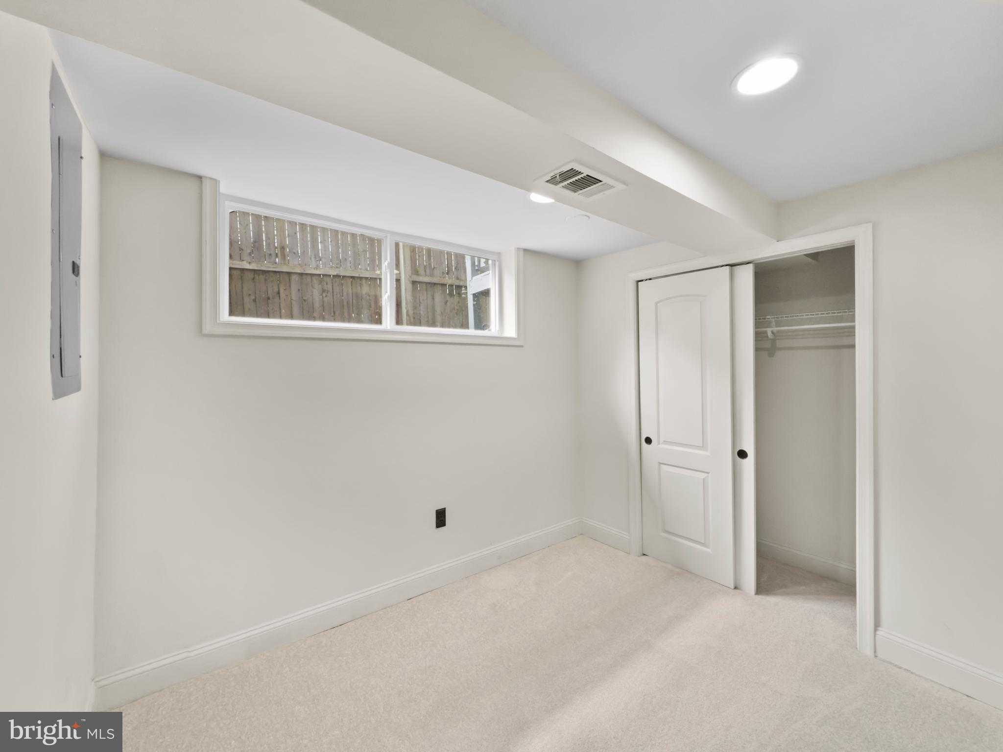 COLUMBIA HIGHLANDS - Residential