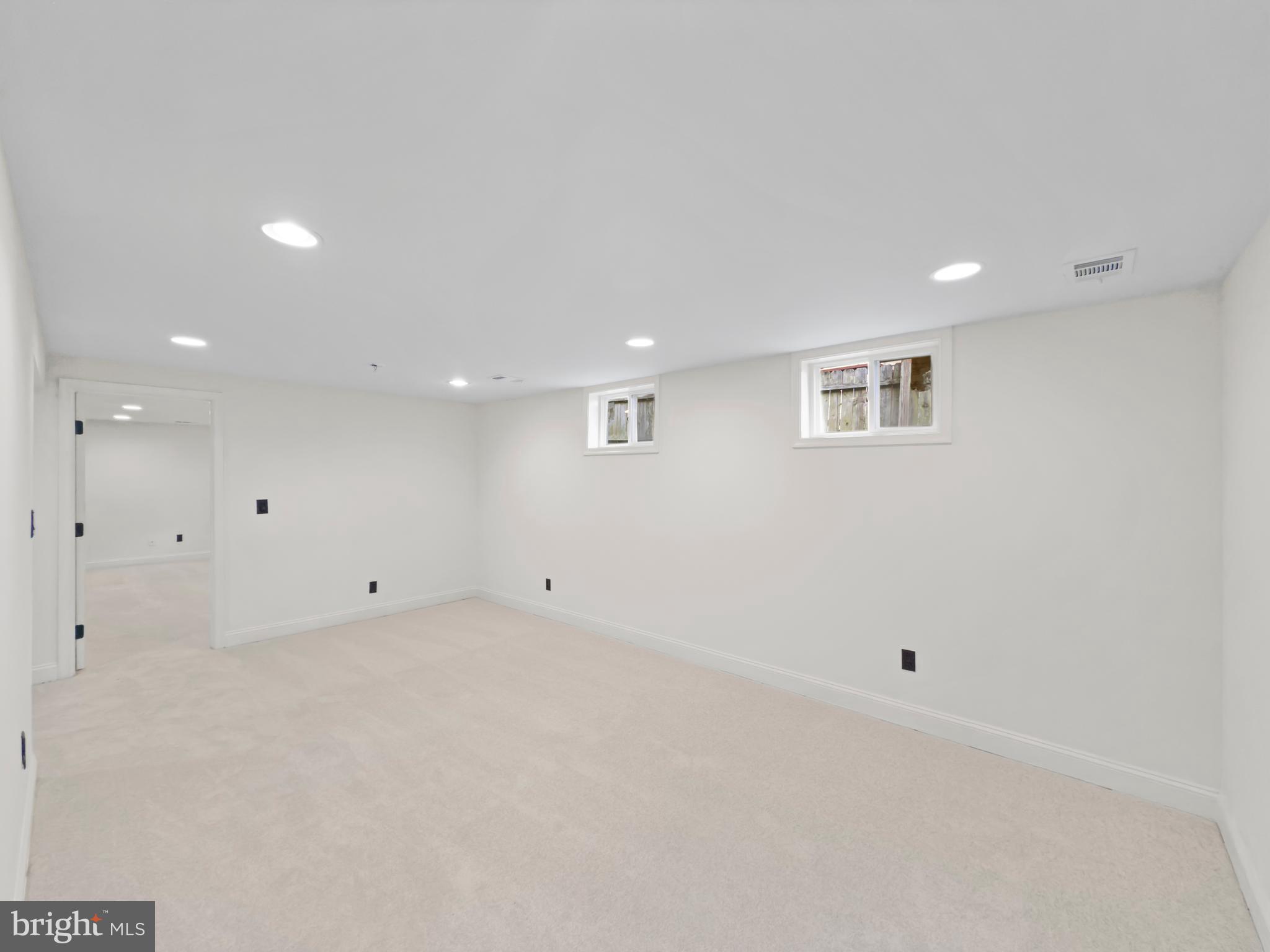 COLUMBIA HIGHLANDS - Residential