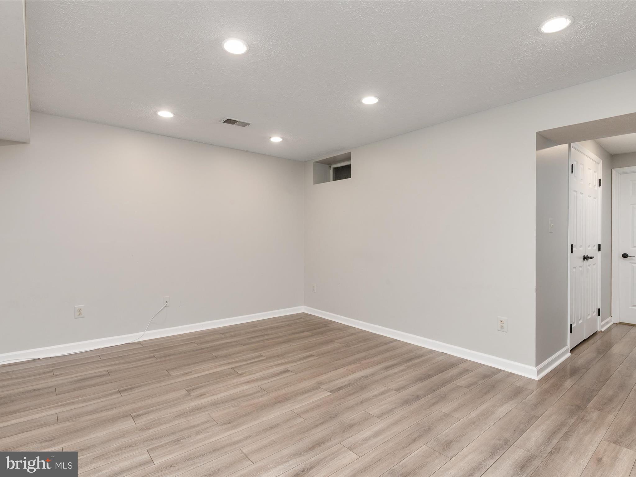 CROFTON HIGHLANDS - Residential