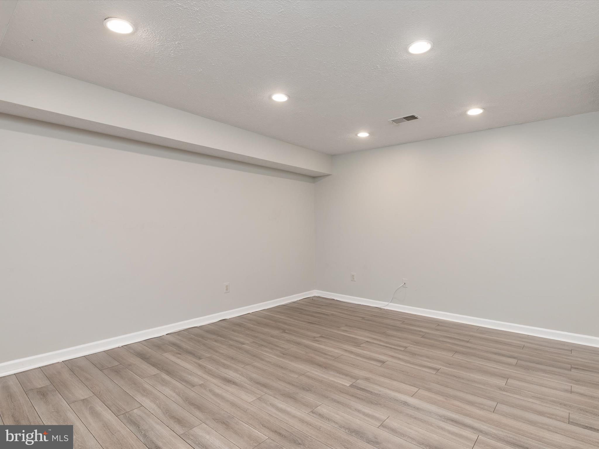 CROFTON HIGHLANDS - Residential