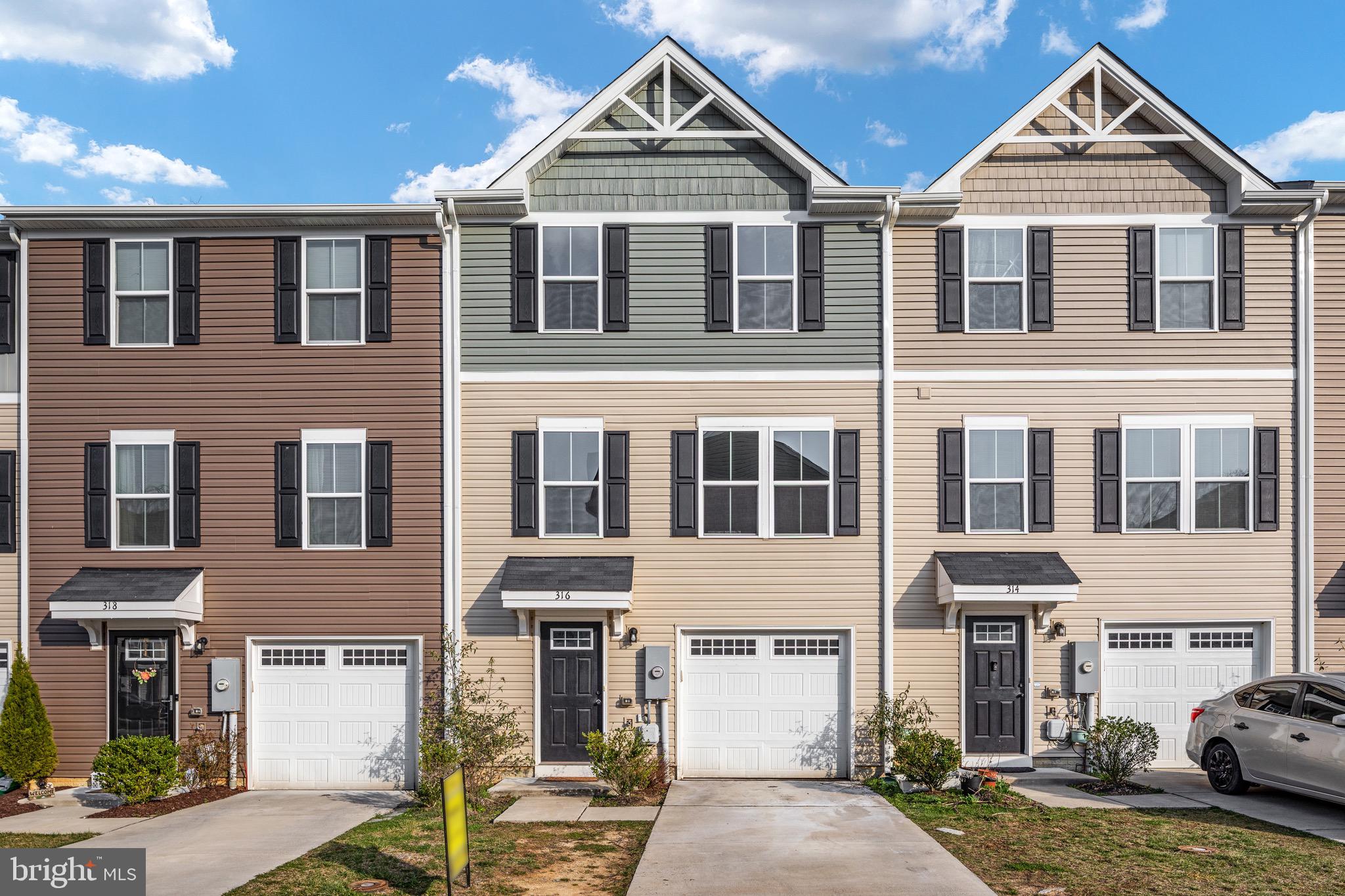 REGENTS CREST - Residential