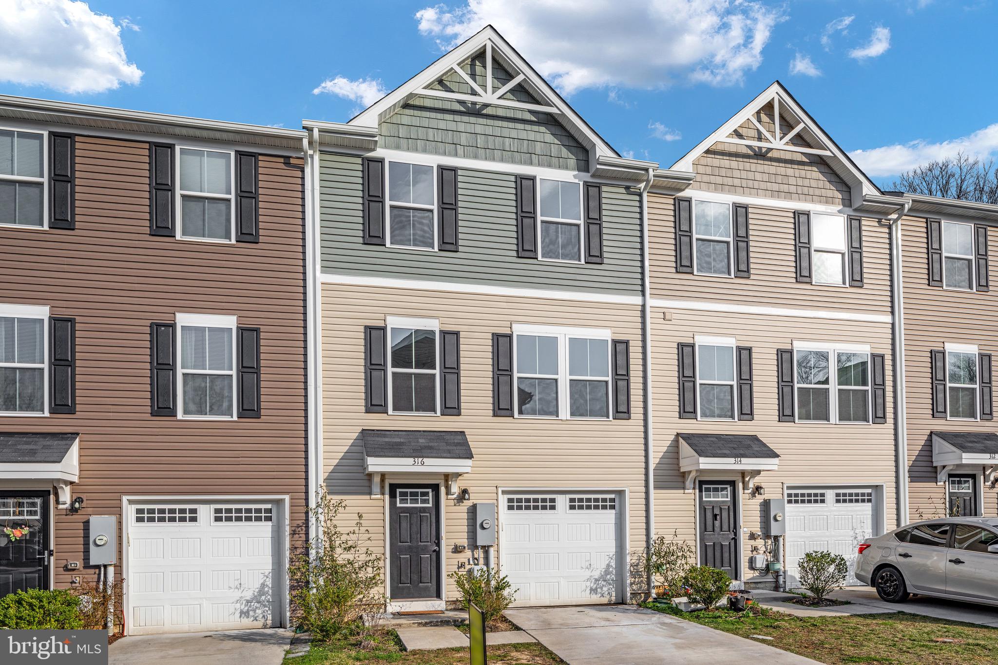 REGENTS CREST - Residential