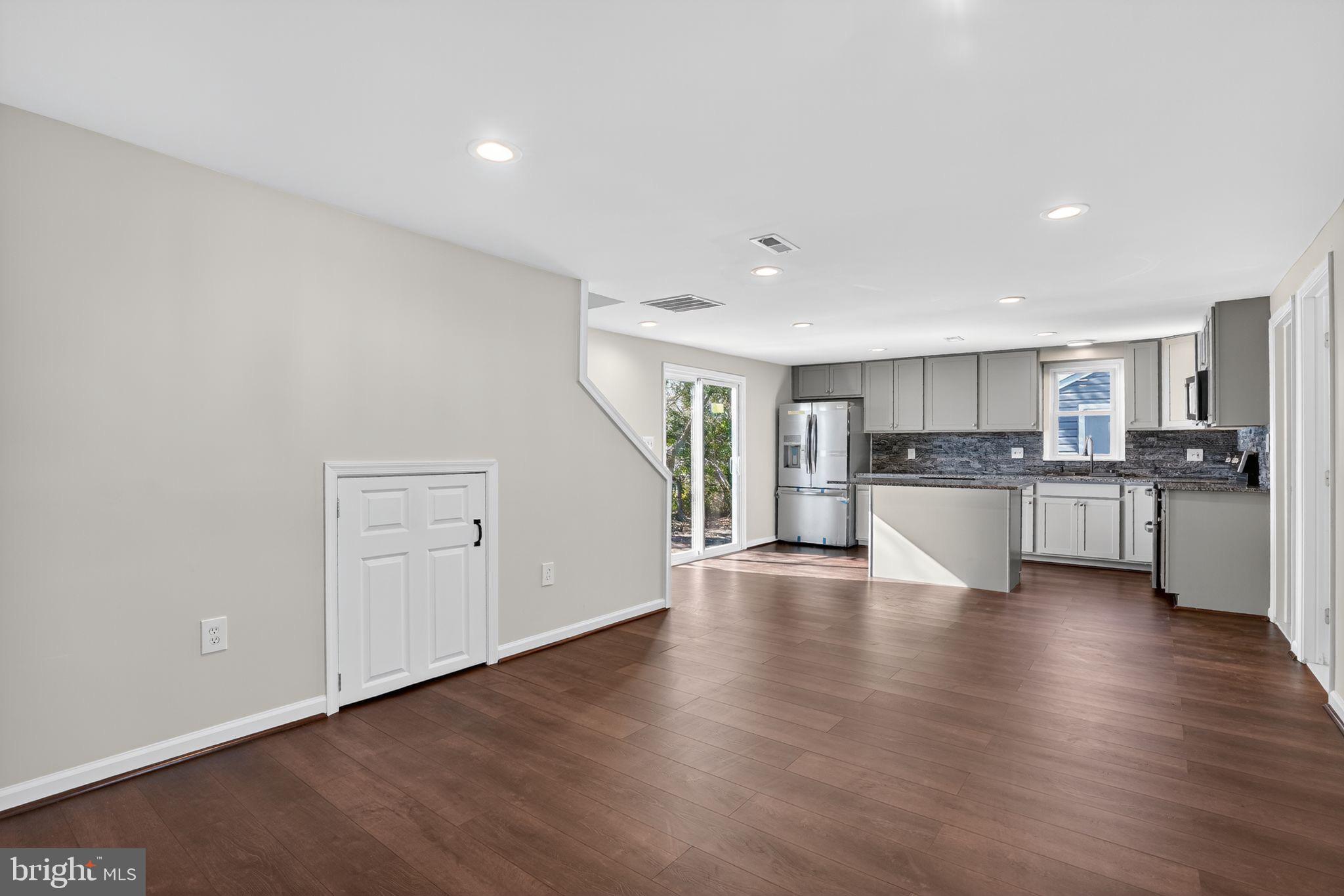 NEIGHBORHOOD - Residential