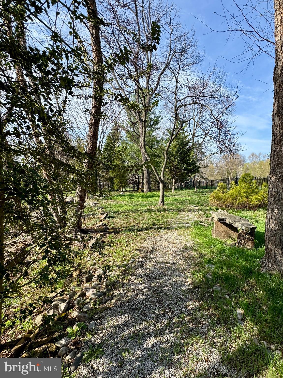 PROVIDENCE OAKS - Residential