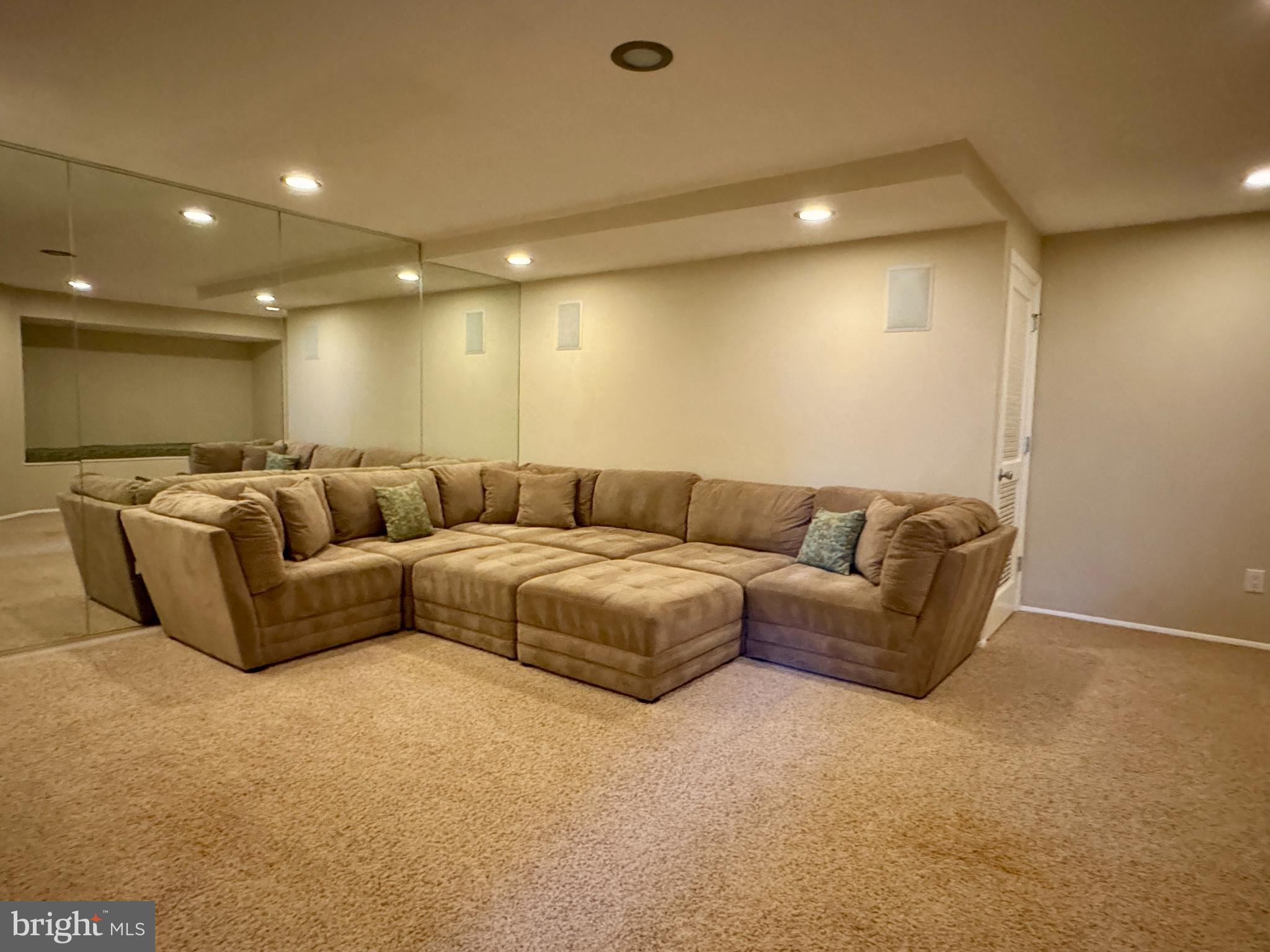 PROVIDENCE OAKS - Residential