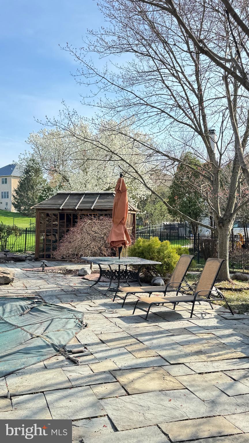 PROVIDENCE OAKS - Residential