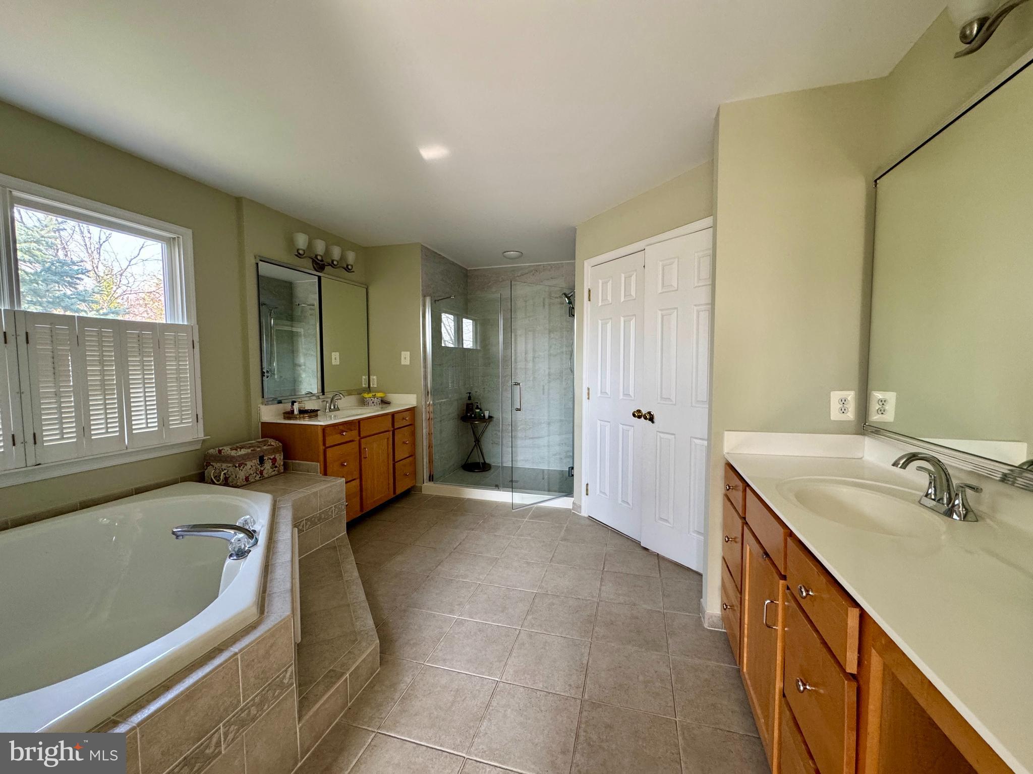 PROVIDENCE OAKS - Residential