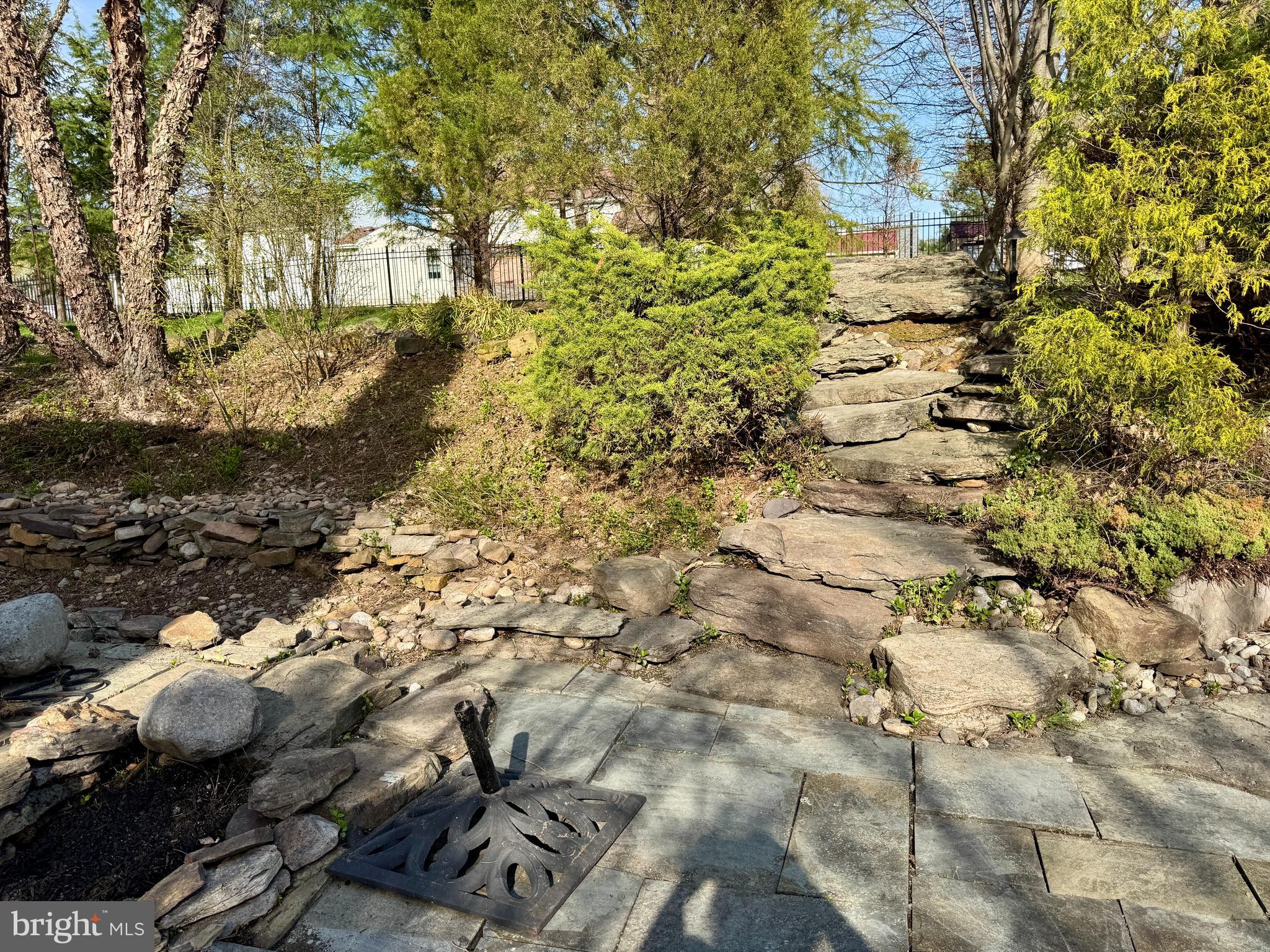 PROVIDENCE OAKS - Residential