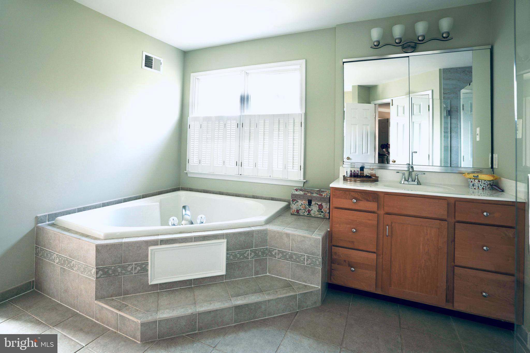 PROVIDENCE OAKS - Residential