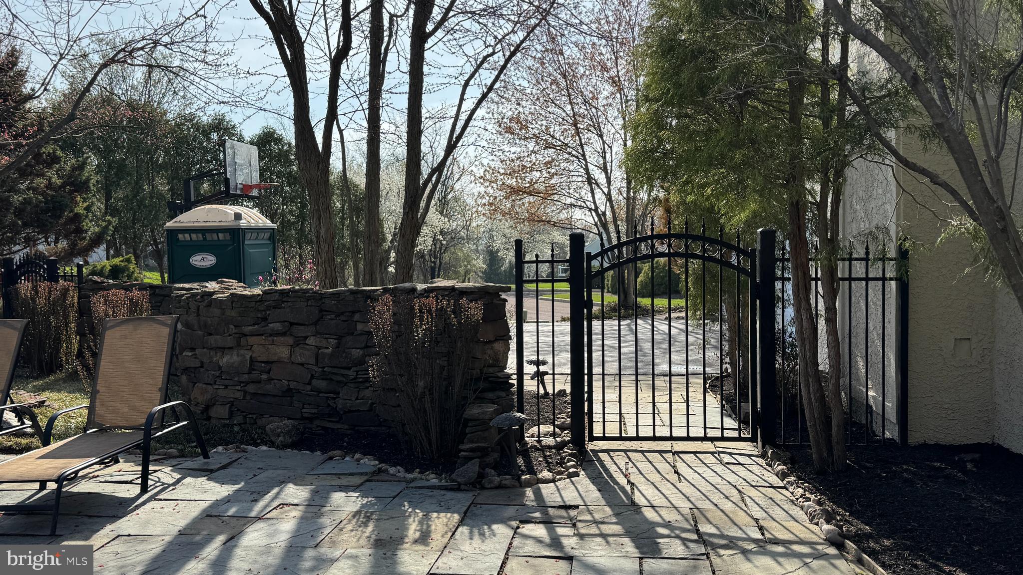 PROVIDENCE OAKS - Residential