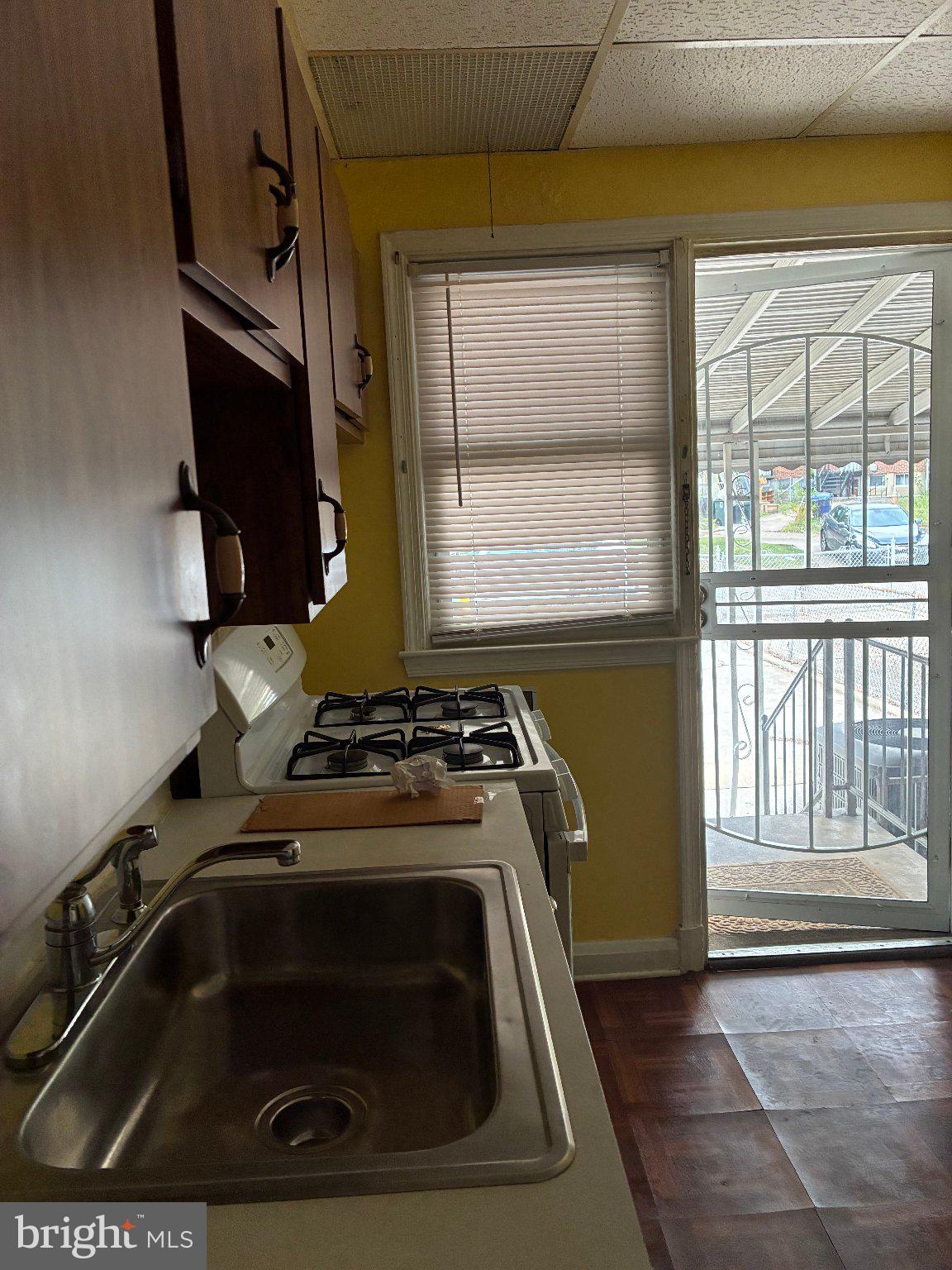 3830 SINCLAIR S