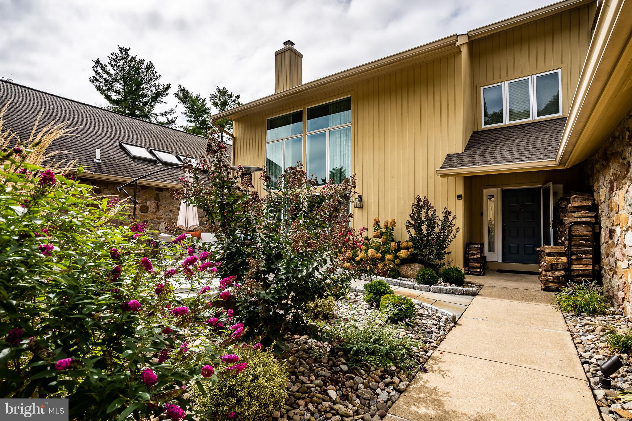 1256 ROUND HILL ROAD