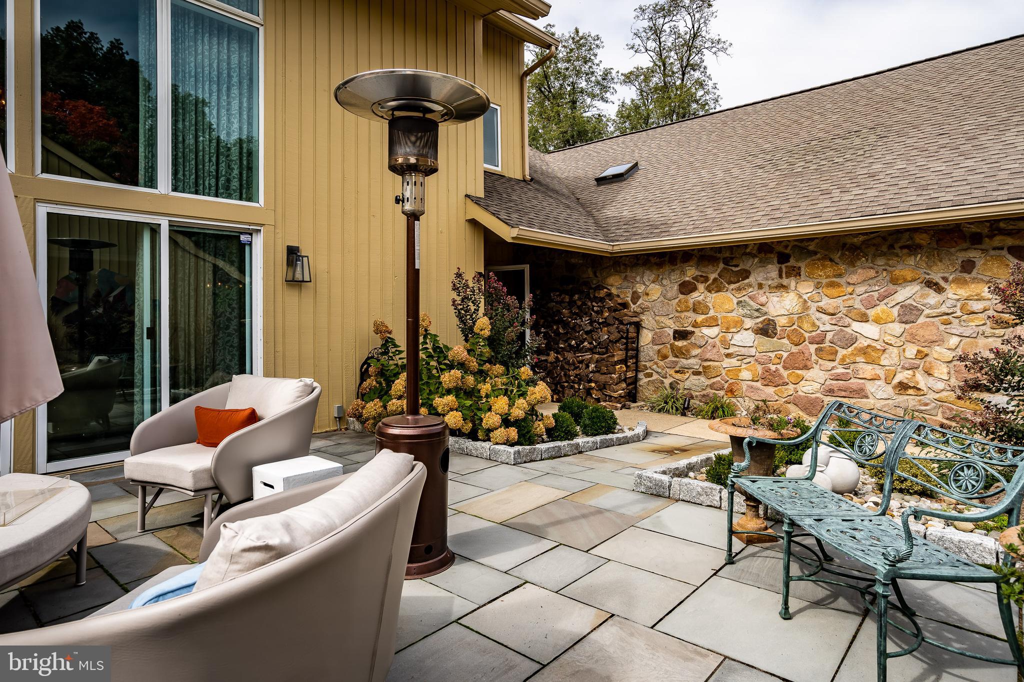 1256 ROUND HILL ROAD