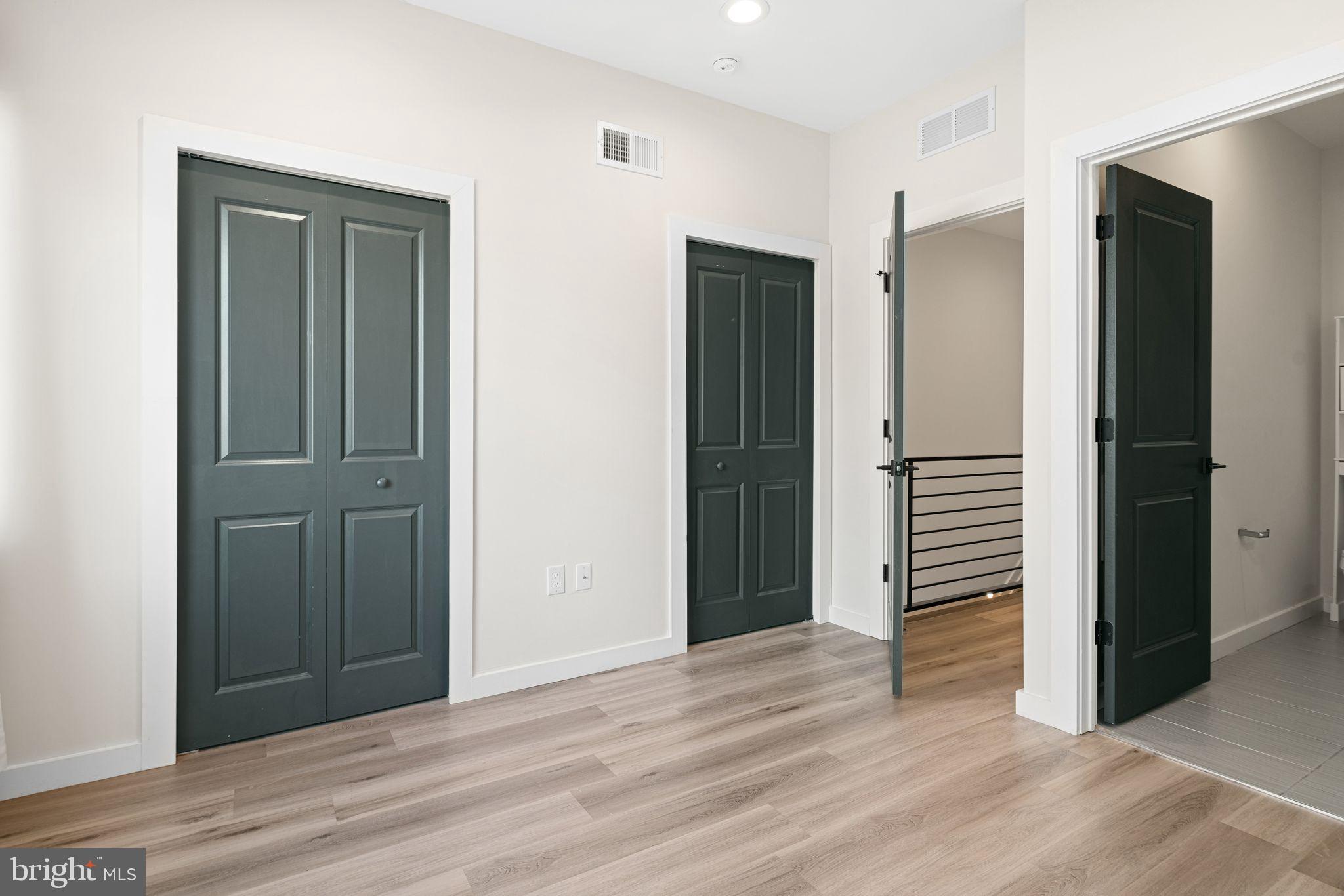 POINT BREEZE - Residential