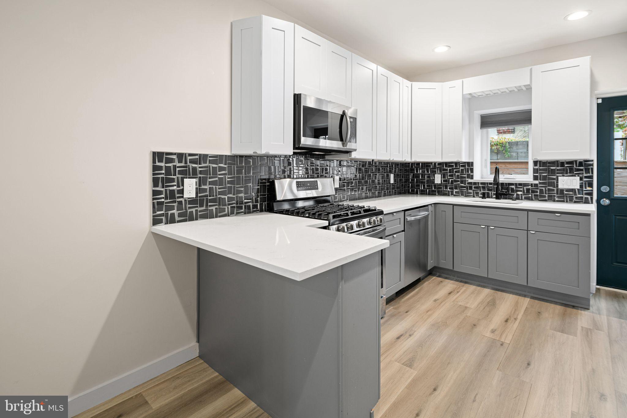 POINT BREEZE - Residential