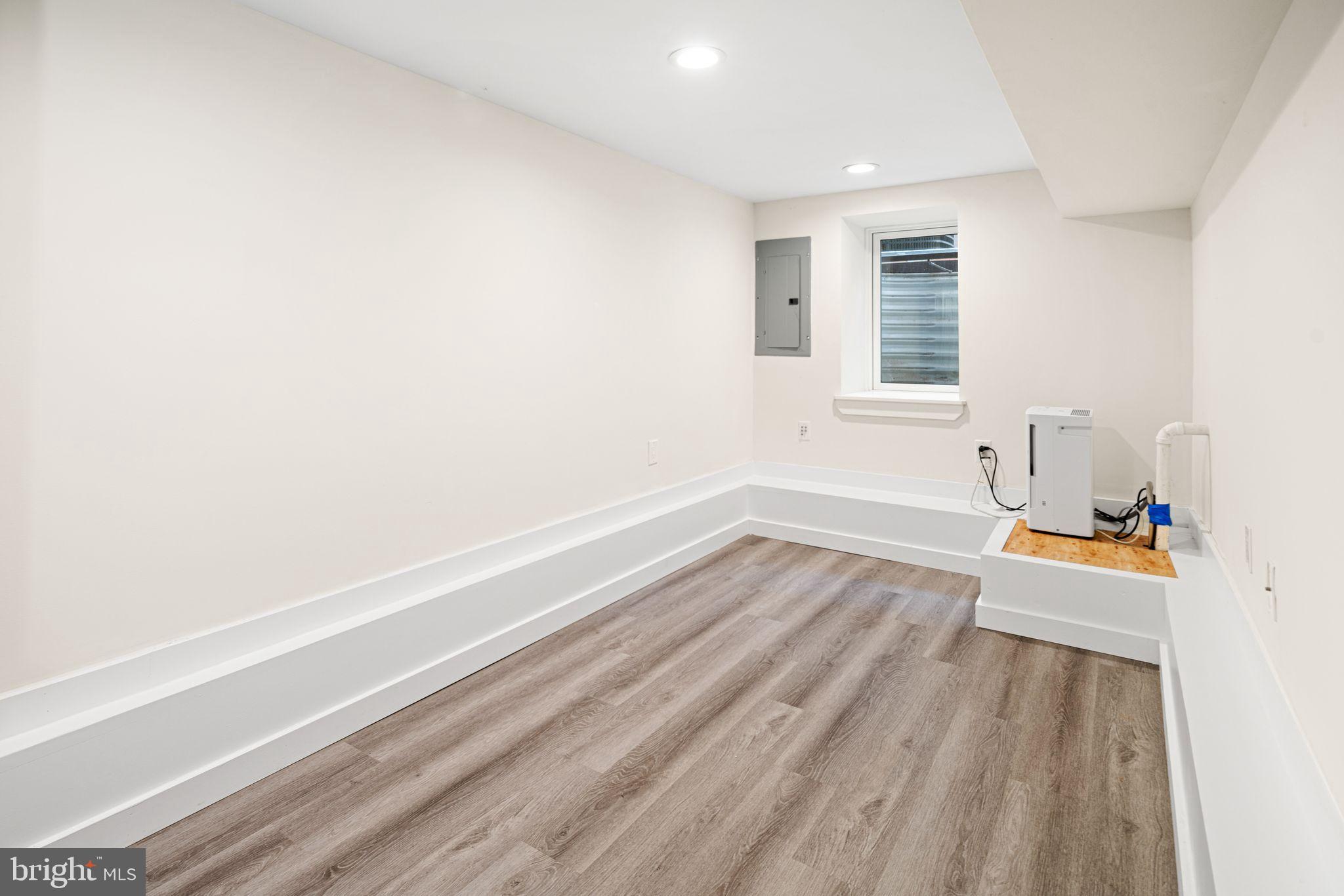 POINT BREEZE - Residential