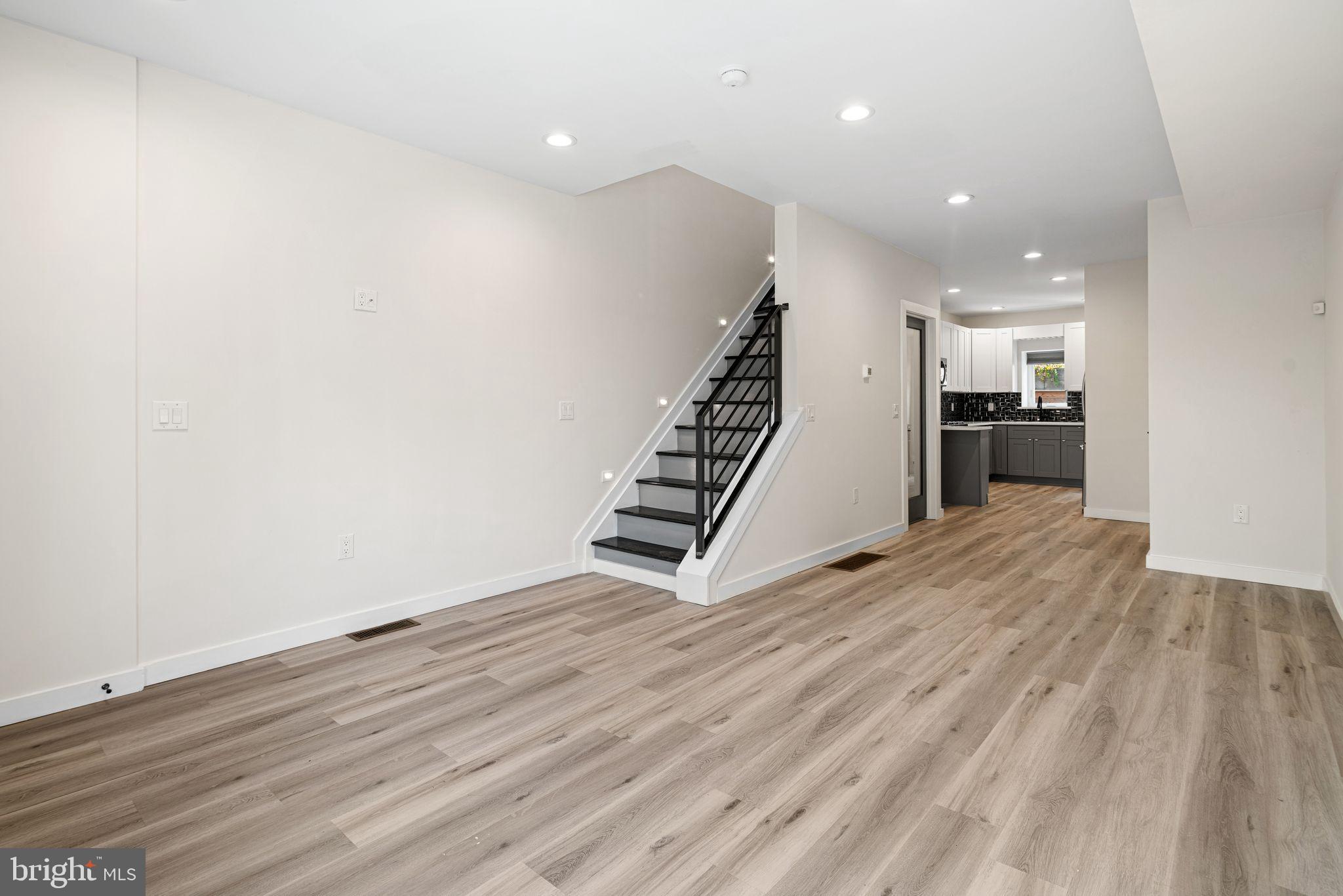 POINT BREEZE - Residential