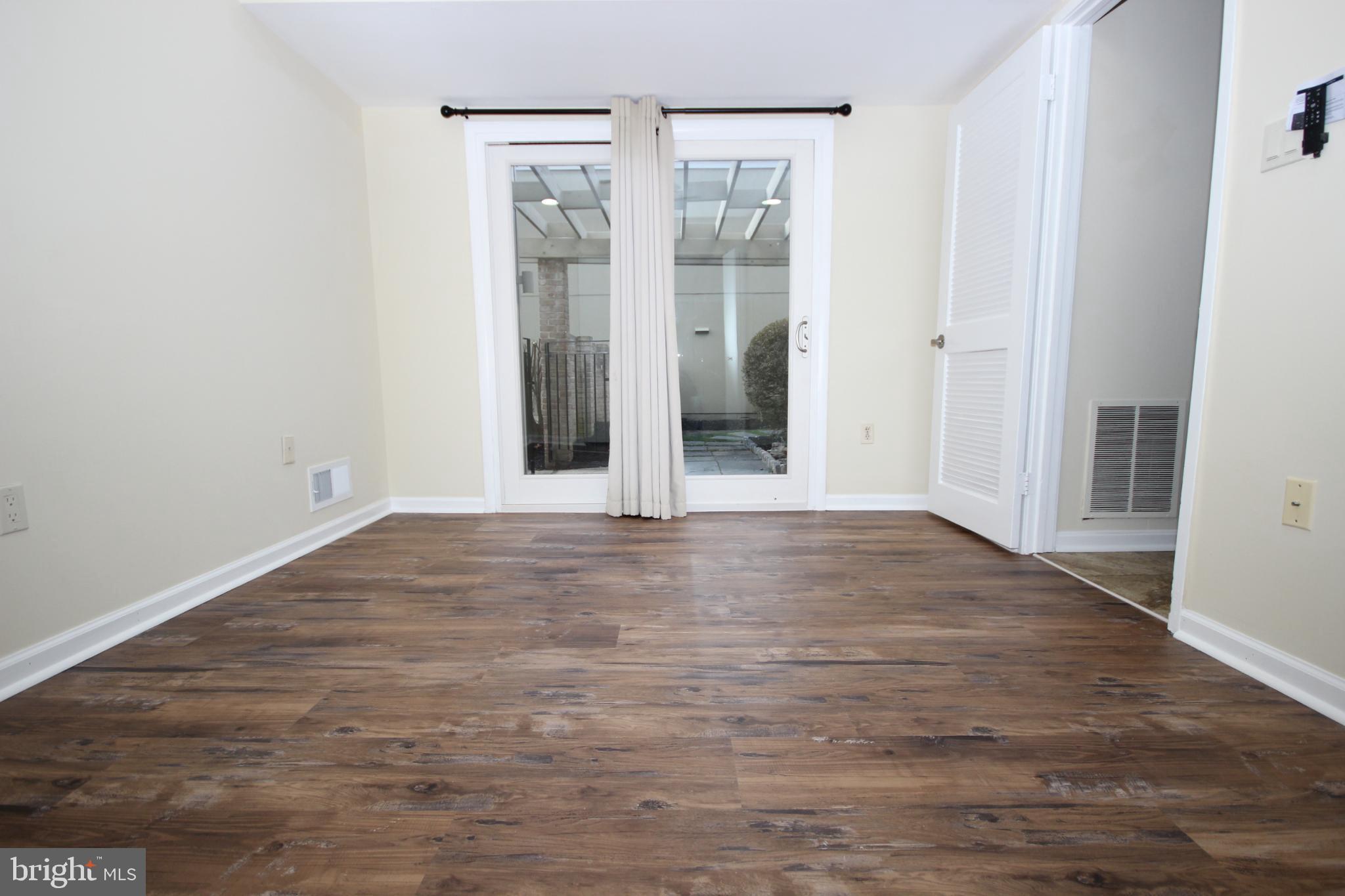 COURTS OF WHETSTONE - Residential