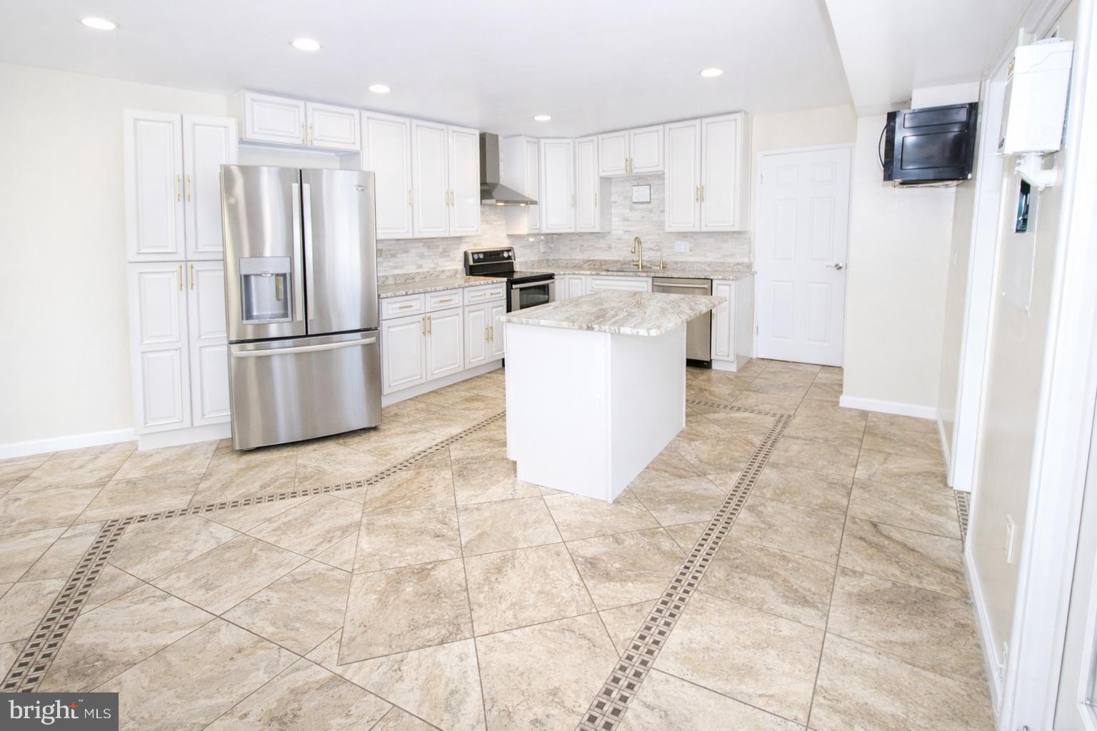 COURTS OF WHETSTONE - Residential