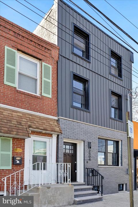 2504 E CUMBERLAND STREET PHILADELPHIA PA 19125