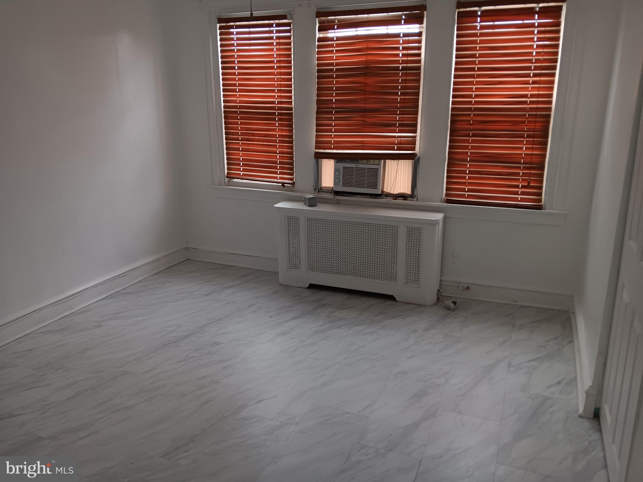 LAWNCREST - Residential Lease