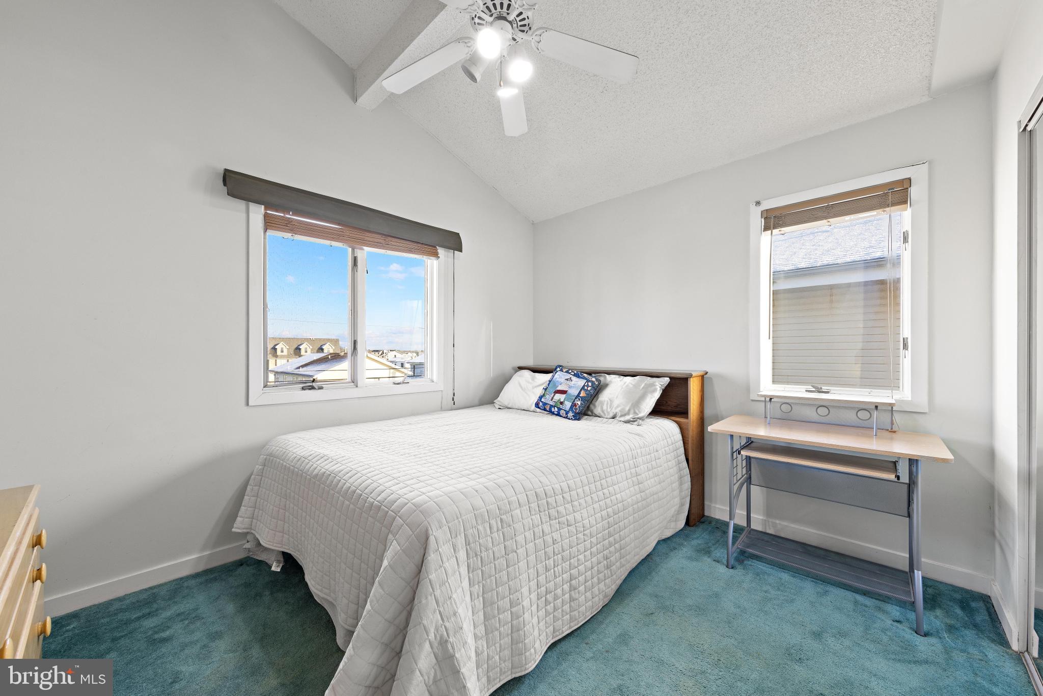 MYSTIC ISLAND - Residential