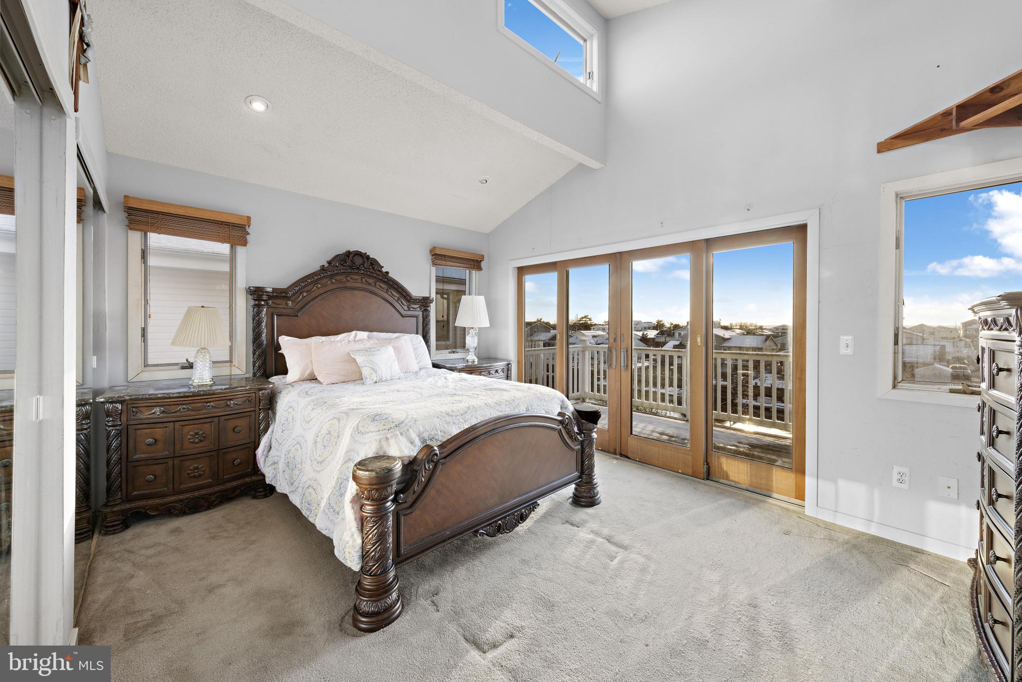 MYSTIC ISLAND - Residential