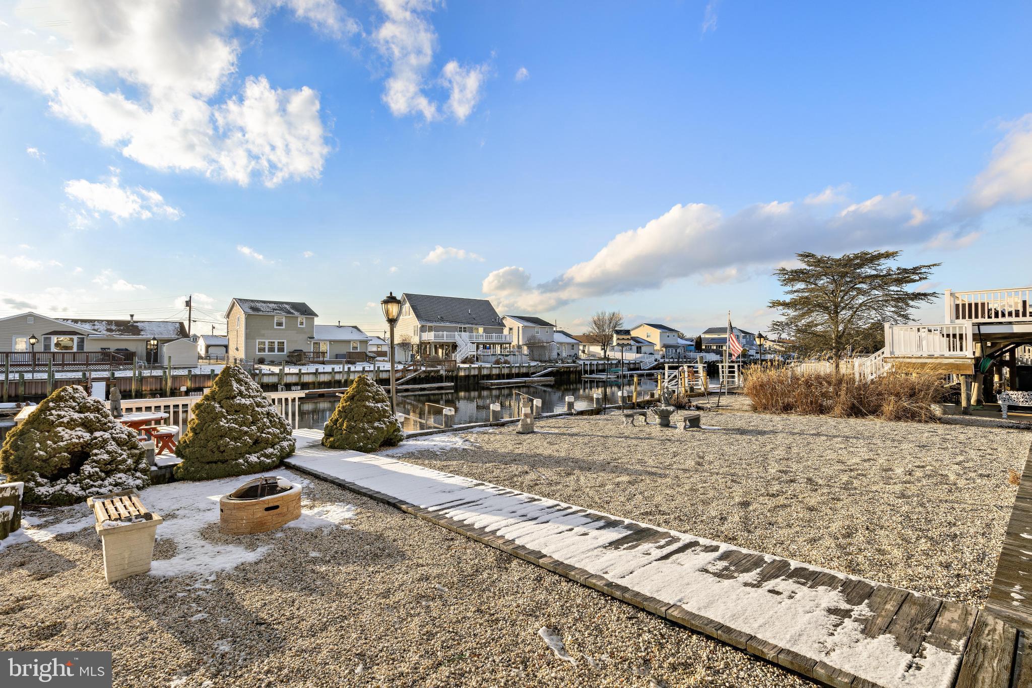 MYSTIC ISLAND - Residential