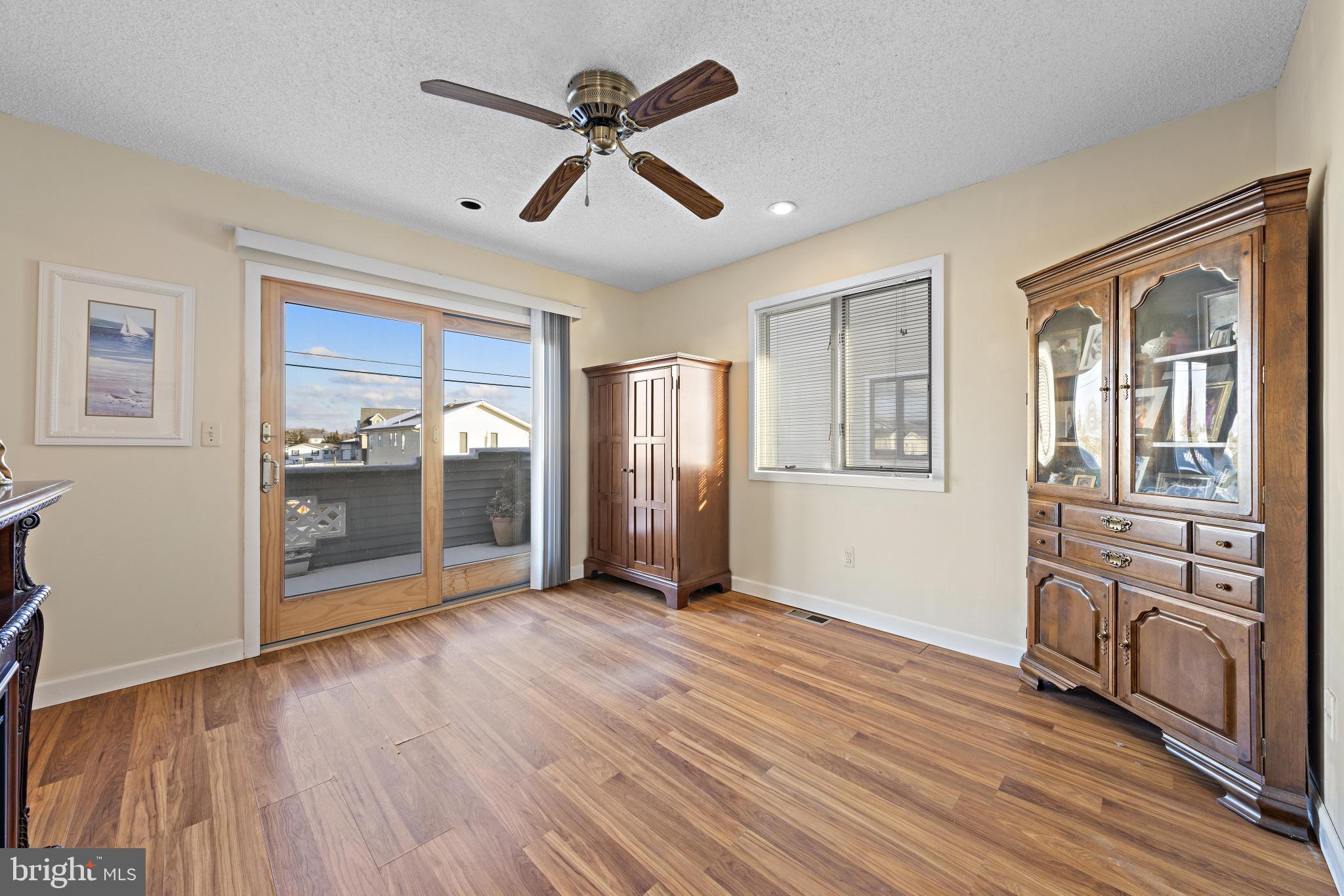 MYSTIC ISLAND - Residential