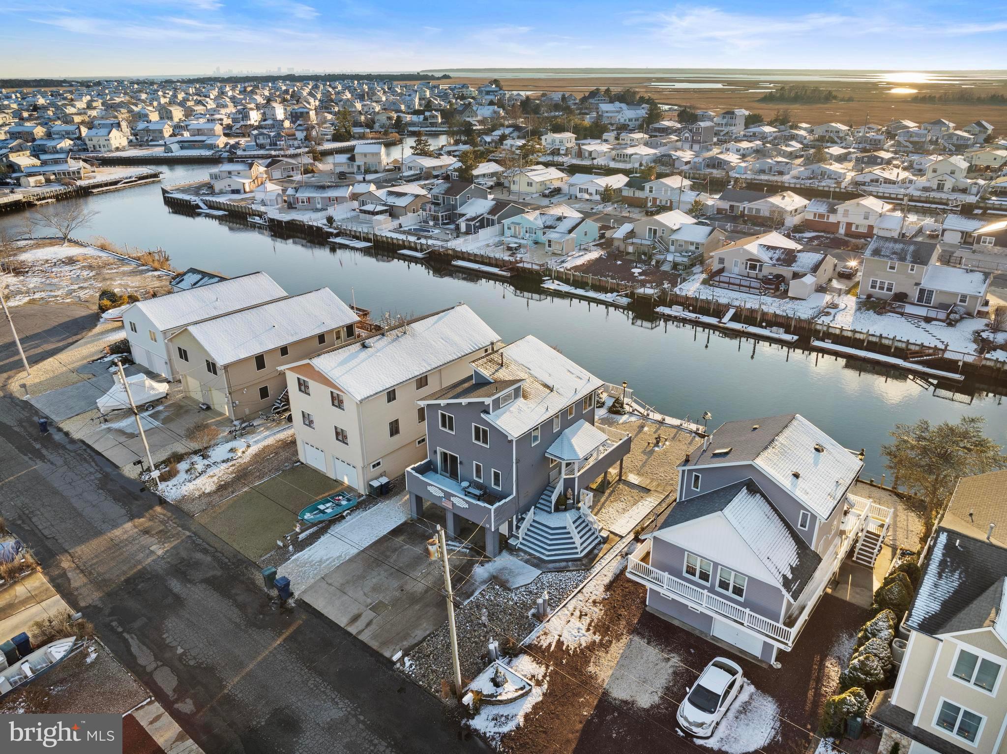 MYSTIC ISLAND - Residential