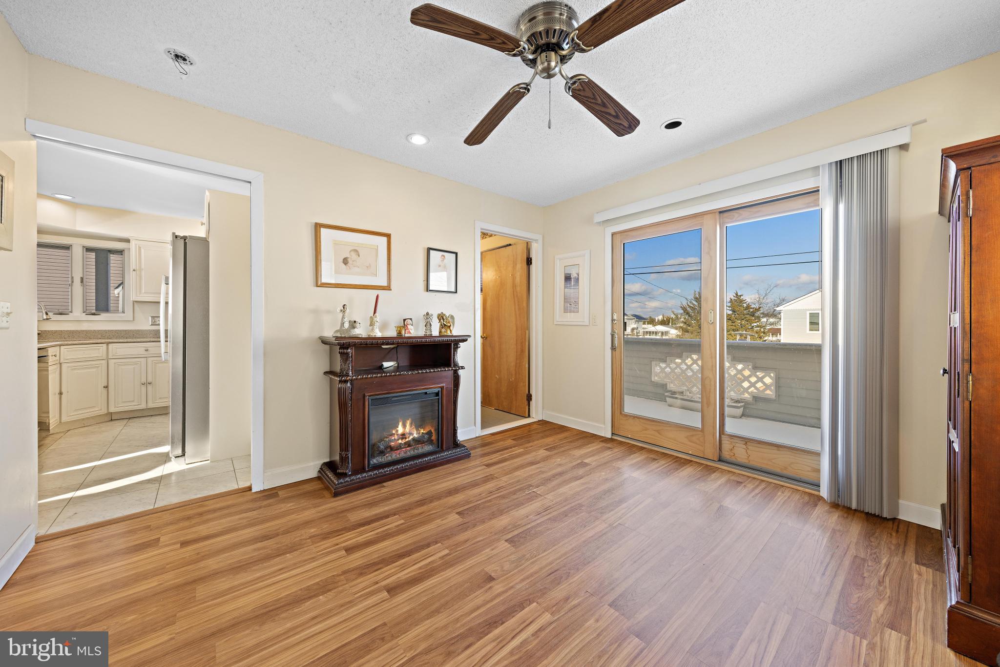 MYSTIC ISLAND - Residential