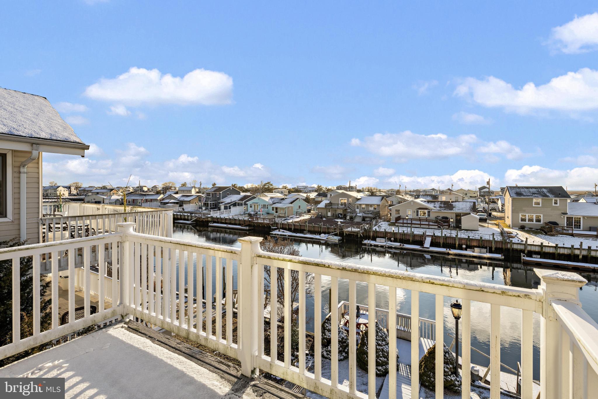 MYSTIC ISLAND - Residential