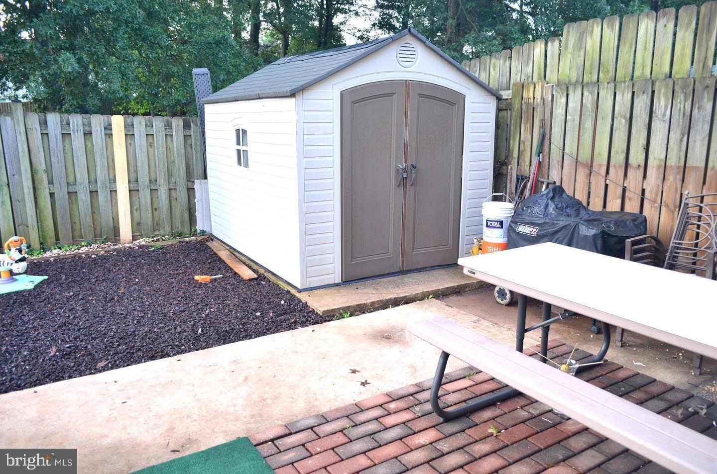 BRISTOE STATION - Residential Lease