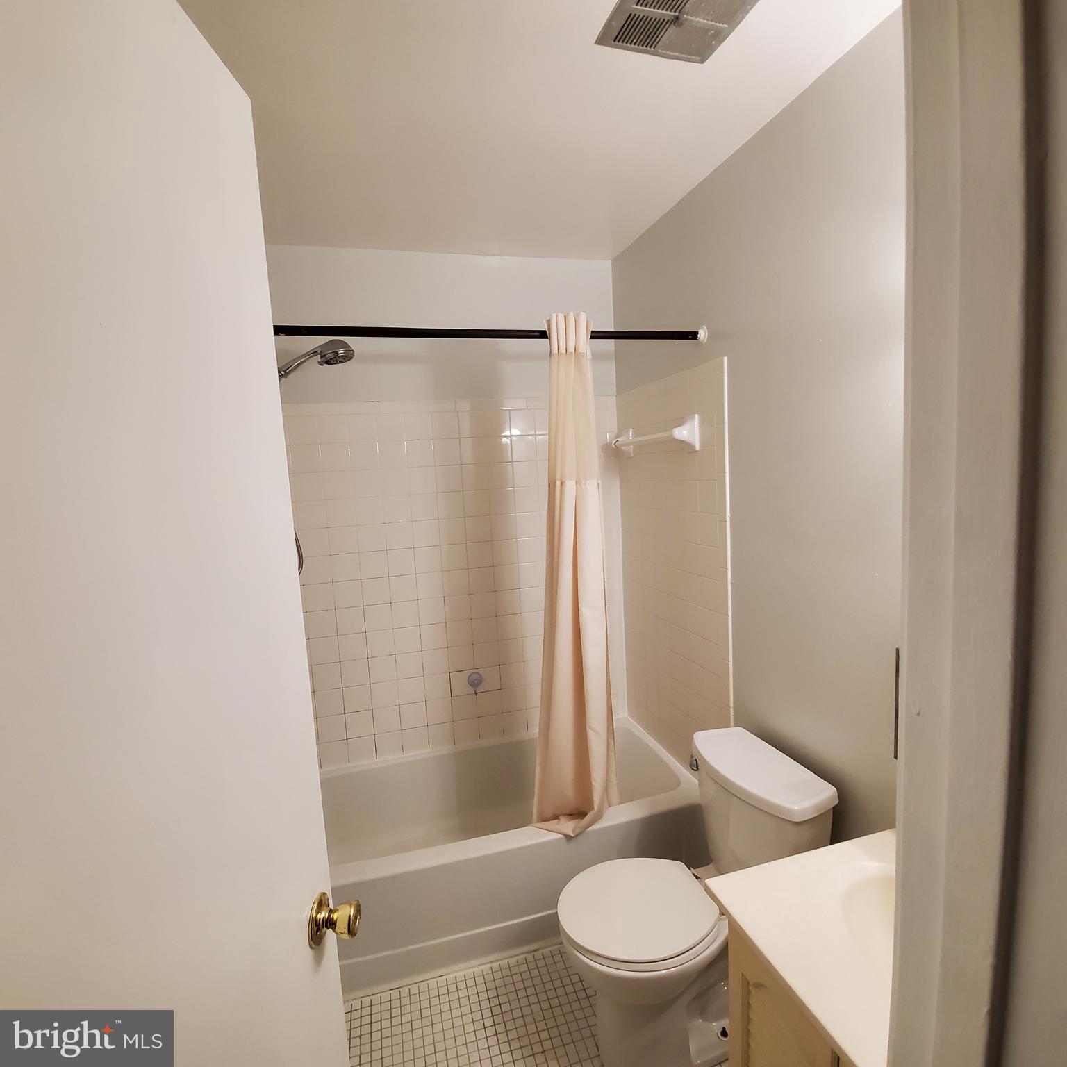 BRISTOE STATION - Residential Lease