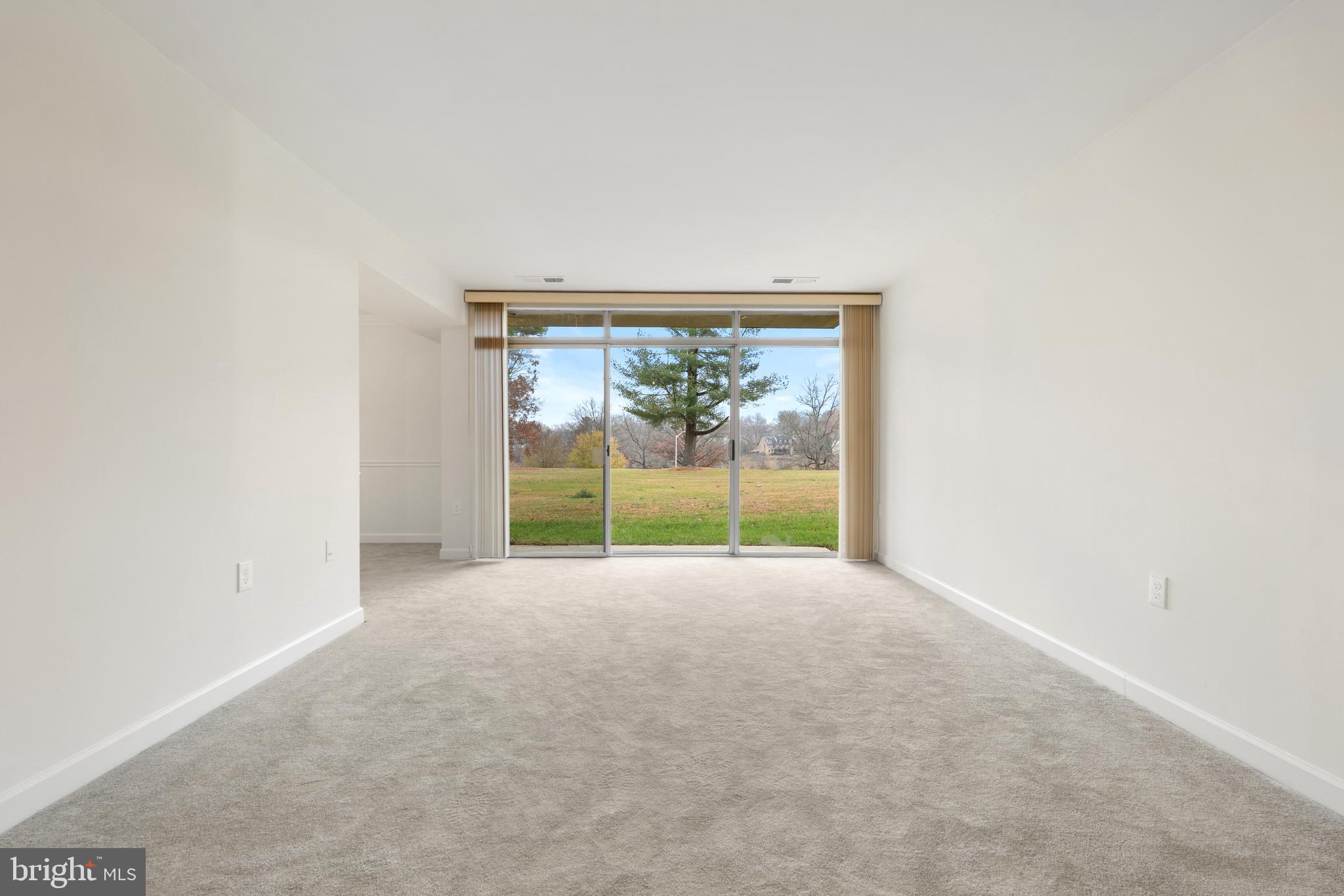 NORMANDIE ON THE LAKE I - Residential