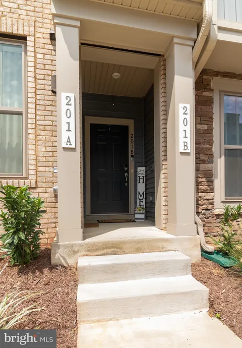 201 Park Central Terrace Unit B, Manassas Park, VA MLS: VAMP2003424