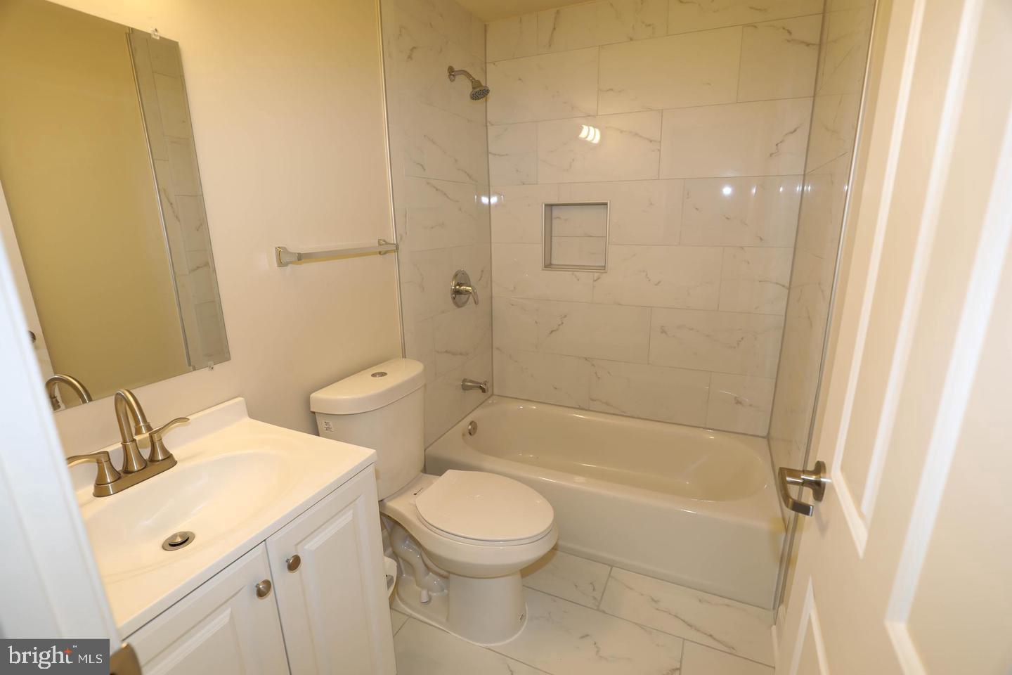 WATERSIDE - Residential