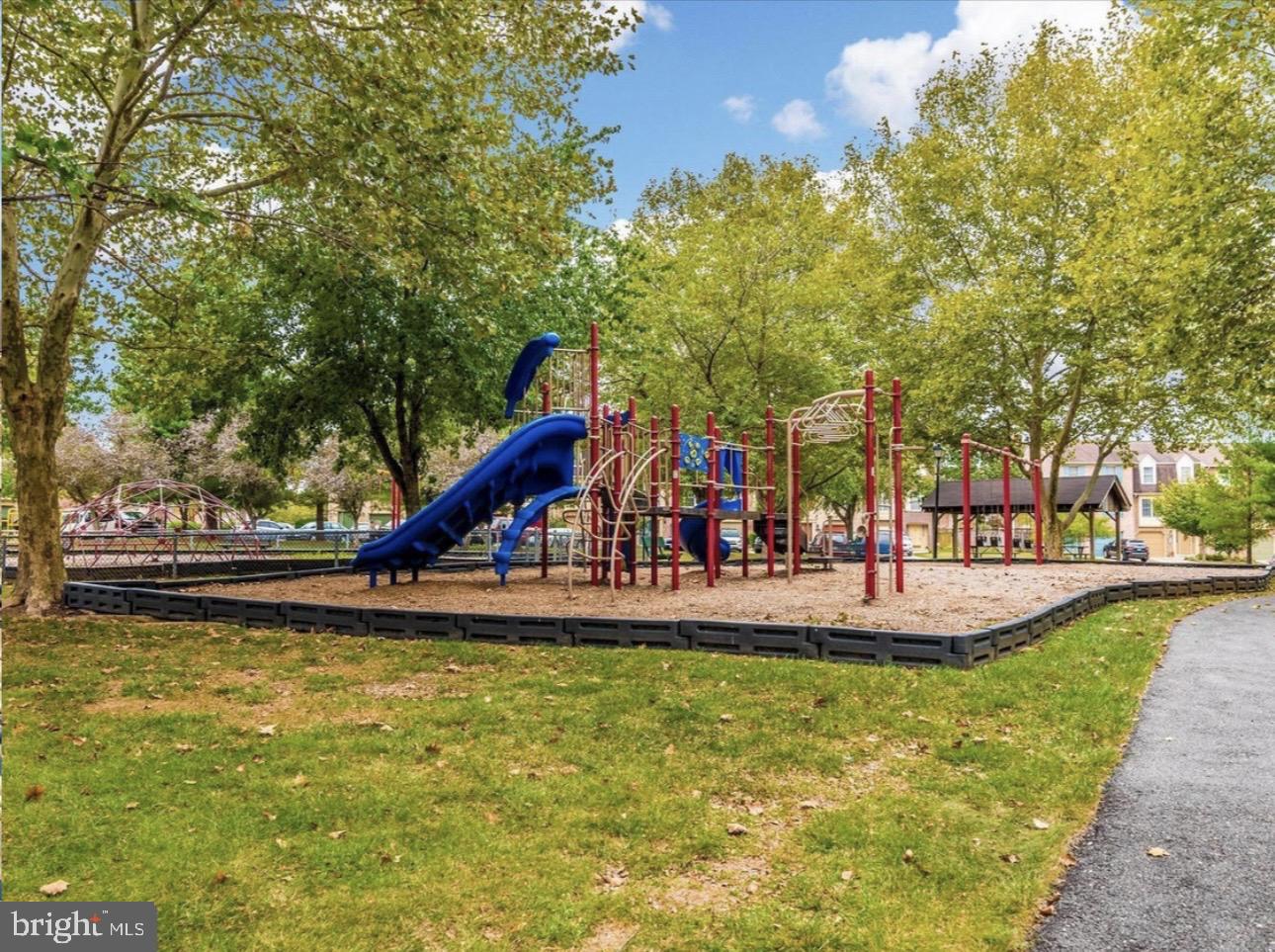 WATERSIDE - Residential