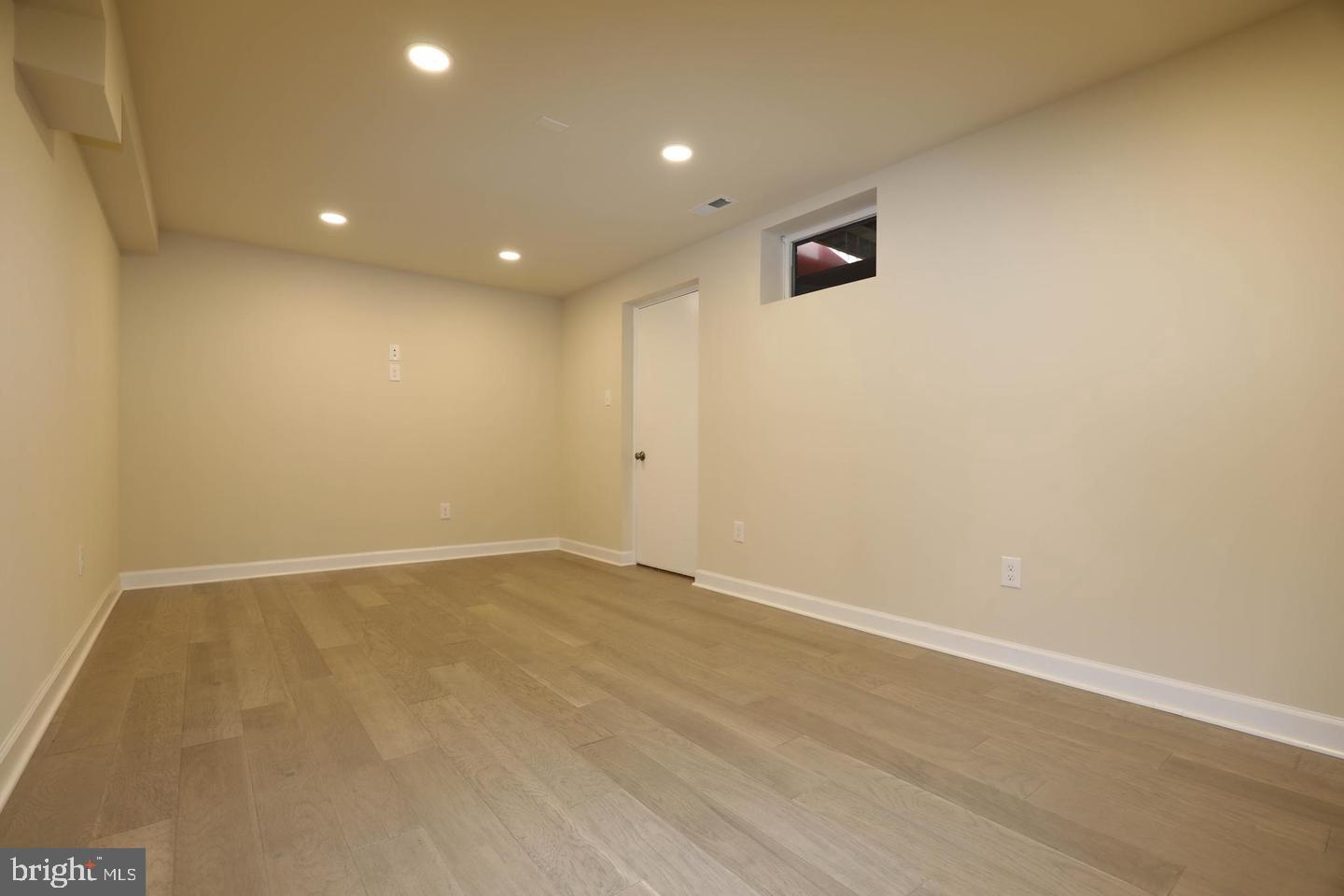 WATERSIDE - Residential