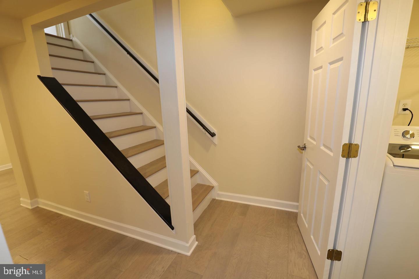 WATERSIDE - Residential