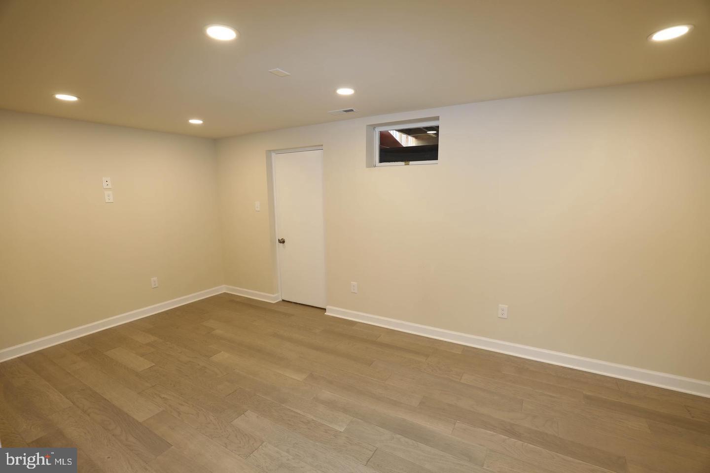 WATERSIDE - Residential