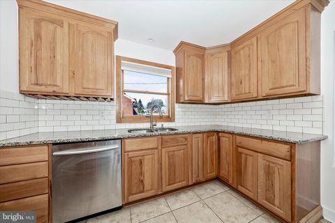 Tiny photo for 1001 Jefferson Boulevard, HAGERSTOWN, MD 21742 (MLS # MDWA2035454)