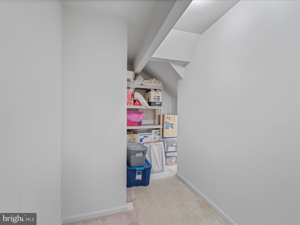 ASHBURN FARM - Residential