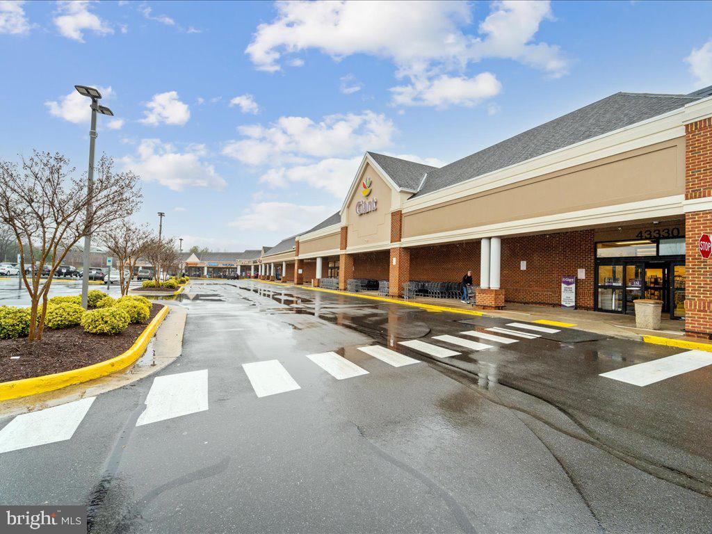 ASHBURN FARM - Residential