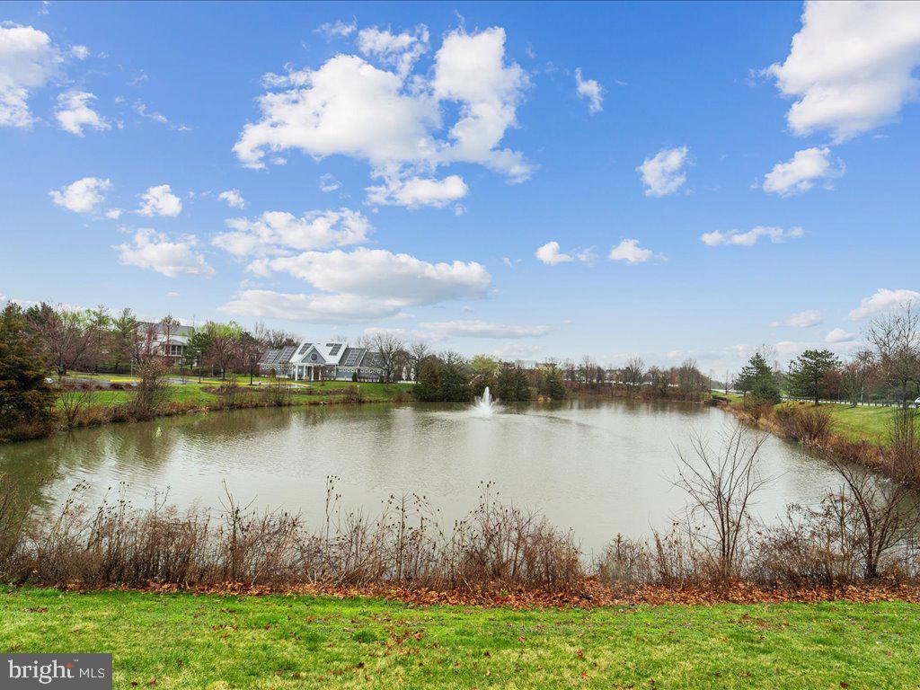 ASHBURN FARM - Residential