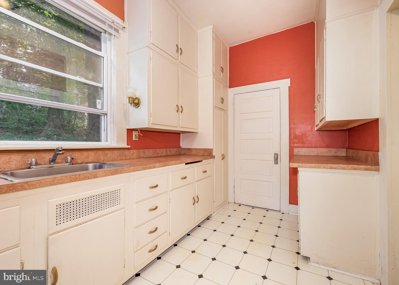 WINDSOR HILLS - Residential