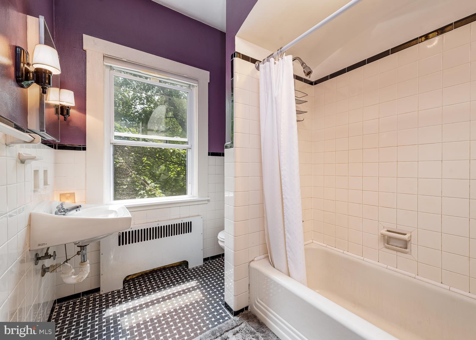 WINDSOR HILLS - Residential