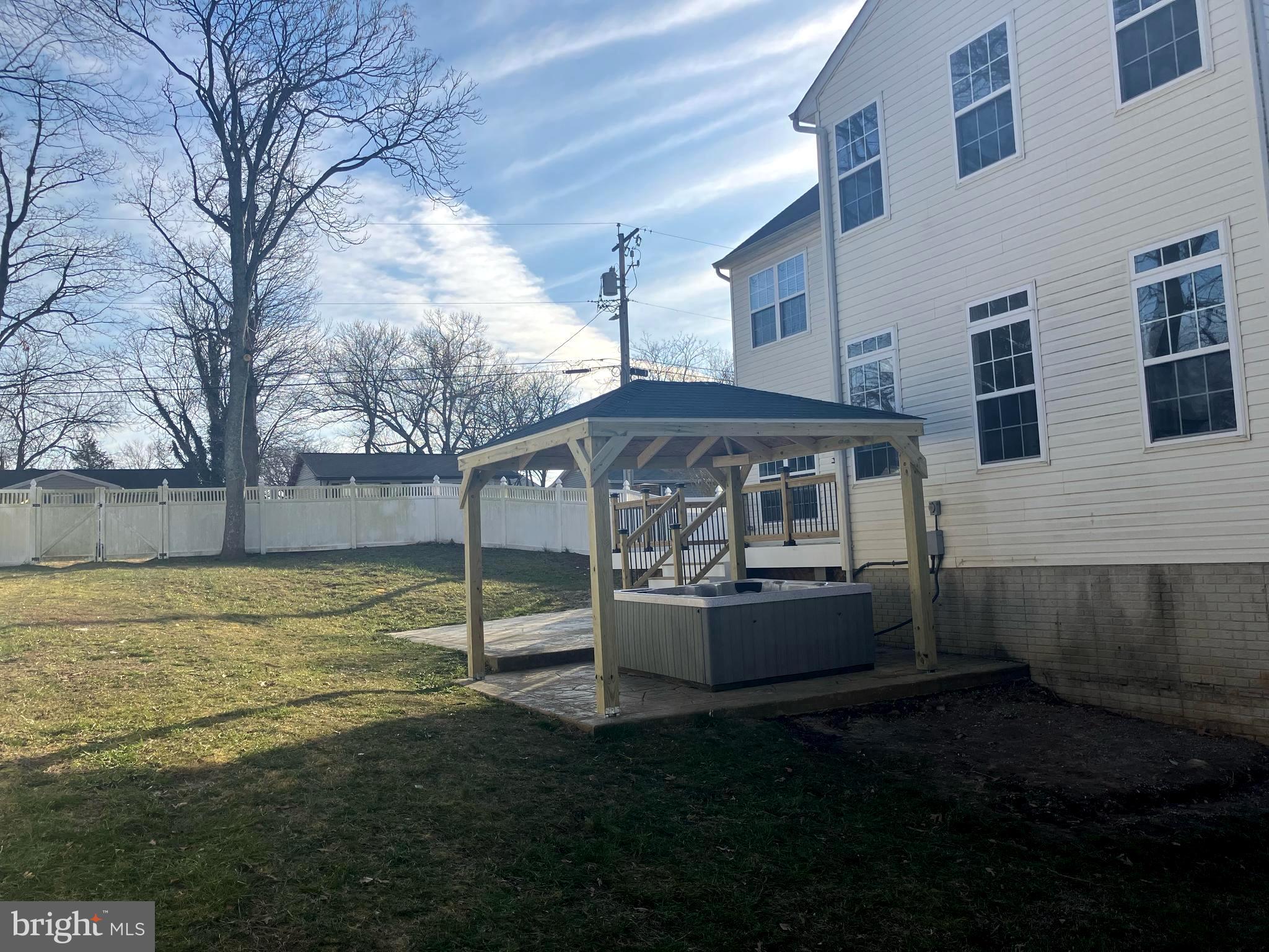 TOWN CREEK - Residential